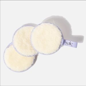 BRAND NEW REUSABLE MAKE UP ROUNDS